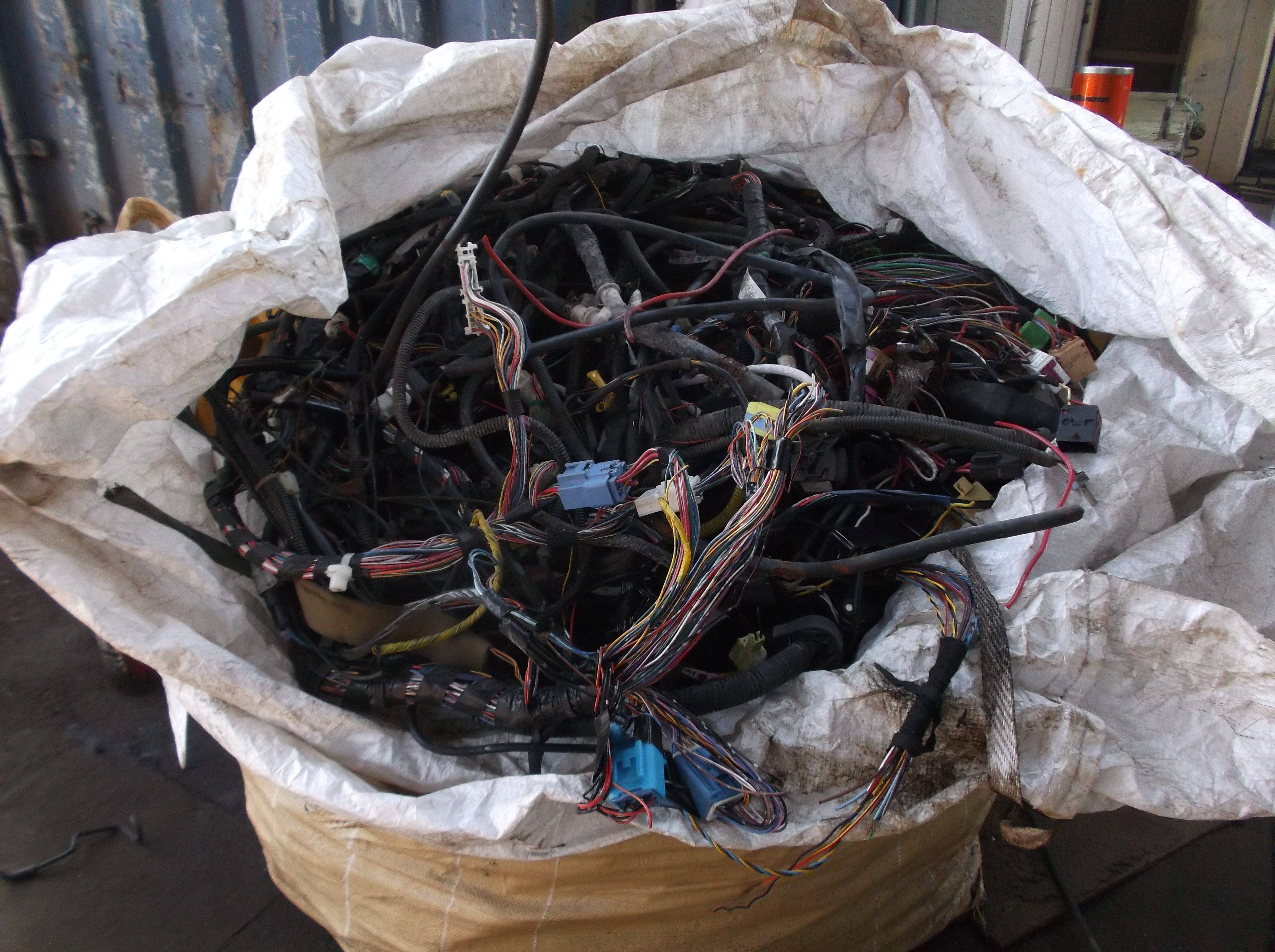 ハーネスも貴重なリサイクル資源（銅）